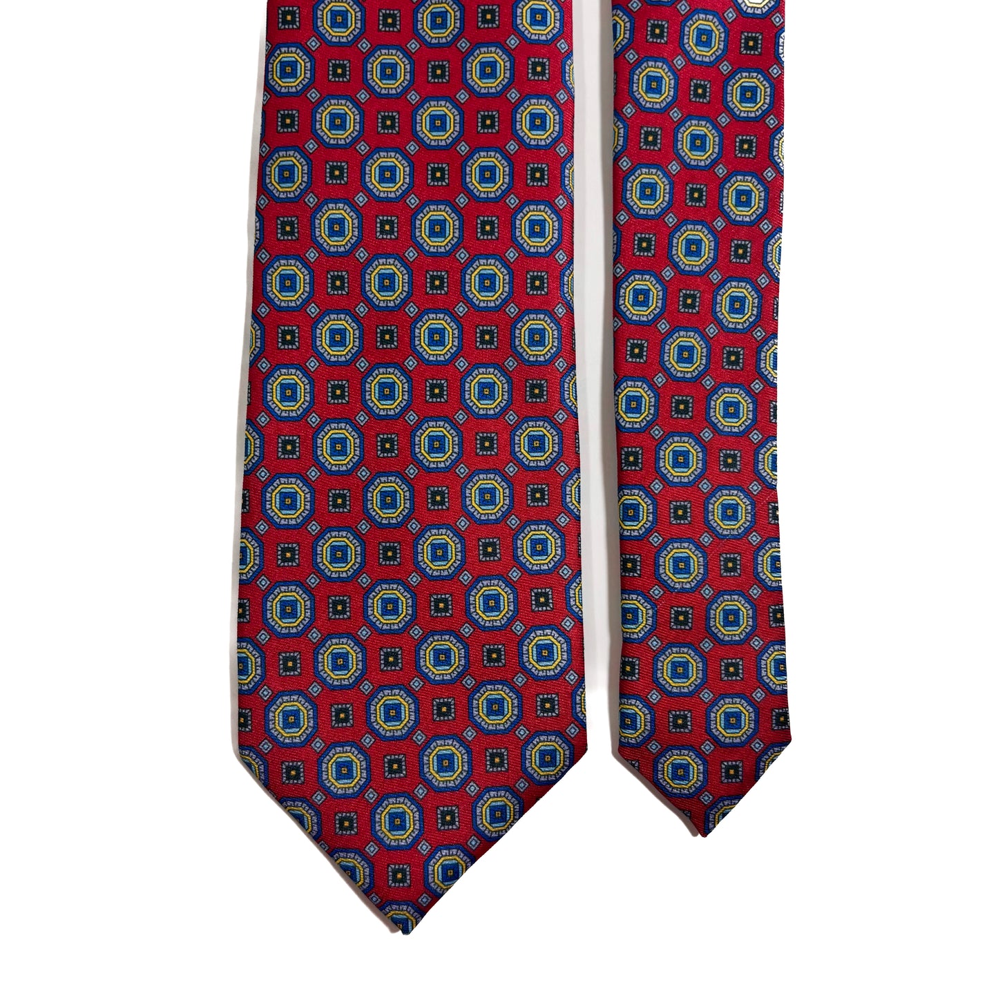 Red Medallion Printed Tie